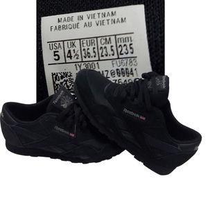 Kicks | Reebook | Size boys 5 | Sneakers | Shoes